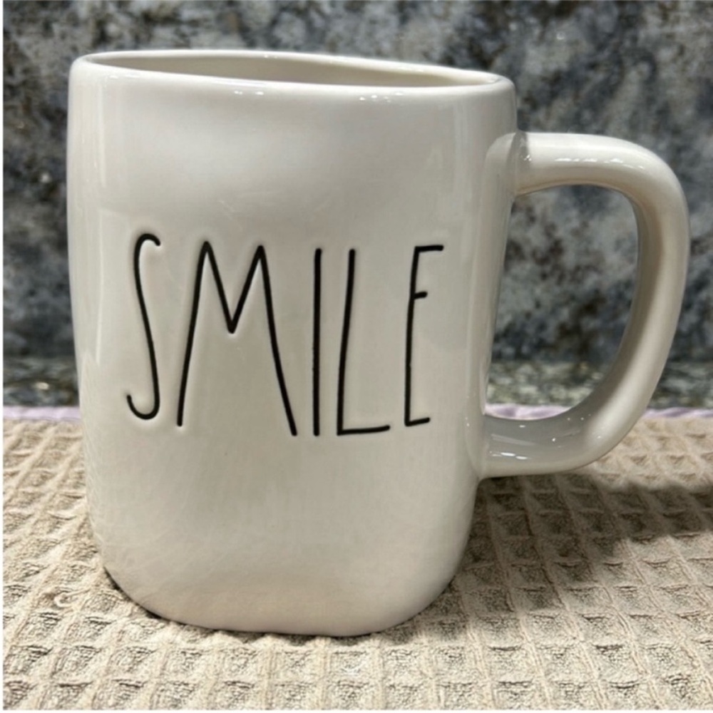NWT Rae Dunn “SMILE” Mug 16 oz Ceramic Coffee Cup